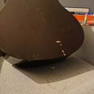 Klassisk guitar med brugsmærker – billede 2