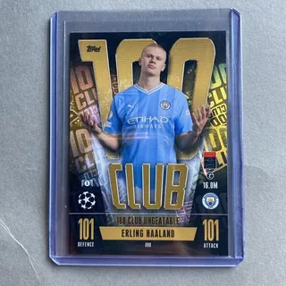 Topps Match Attax fodbold samlekort med Erling Haaland i beskyttelseslomme