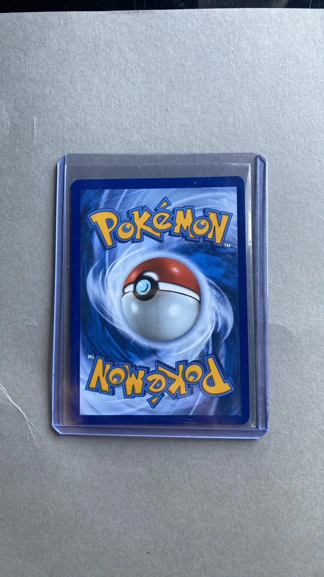 Pokémon kort Goldene V 70 HP holografisk i beskyttelsescover – billede 2
