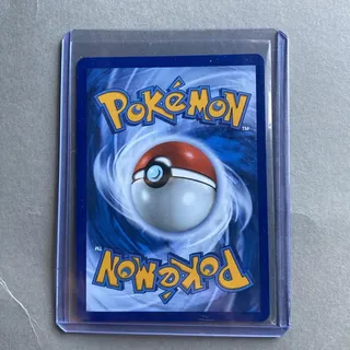 Pokémon kort Goldeen V 70 HP holografisk i beskyttelsescover – billede 2