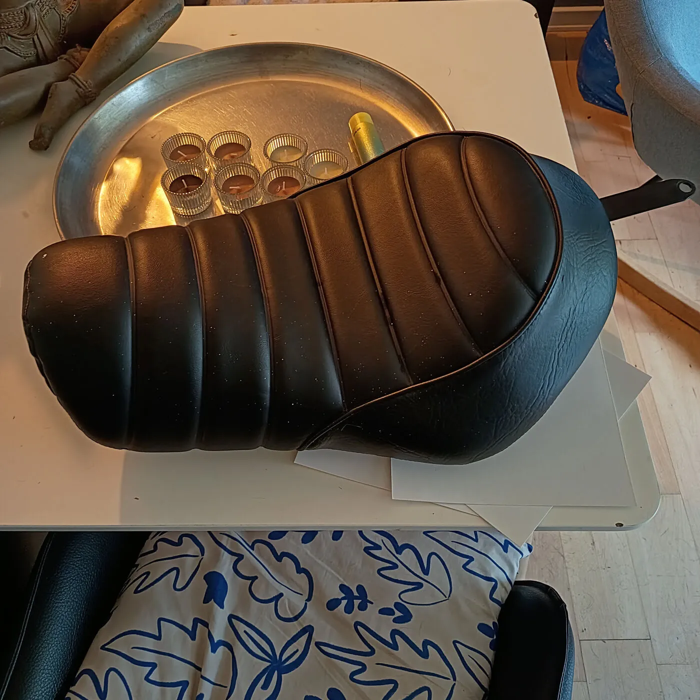 Sort motorcykelsadel til Harley Davidson Sportster 883