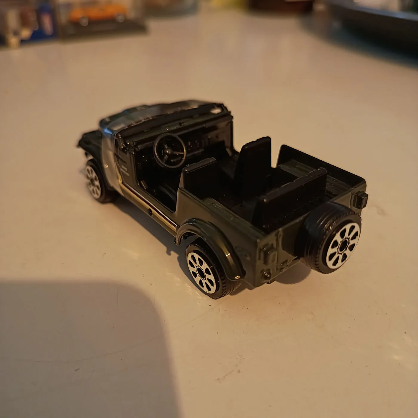 Sort åben legetøjsbil model Jeep – billede 2