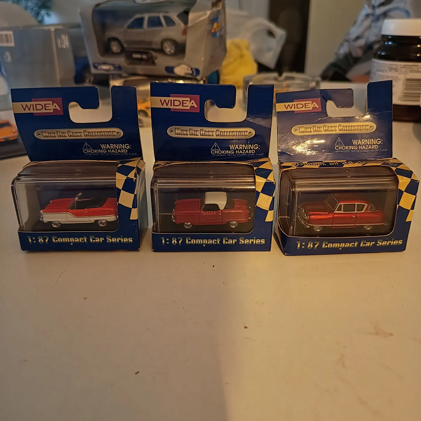 3 stk. 1:87 skalerede modelbiler i original Widea emballage