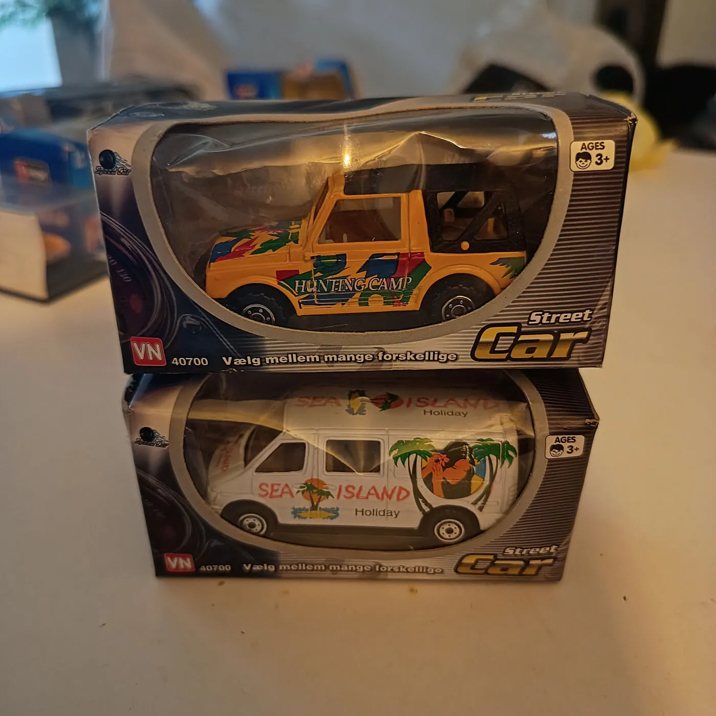 To små legetøjsbiler i original emballage - Street Car VN 40700