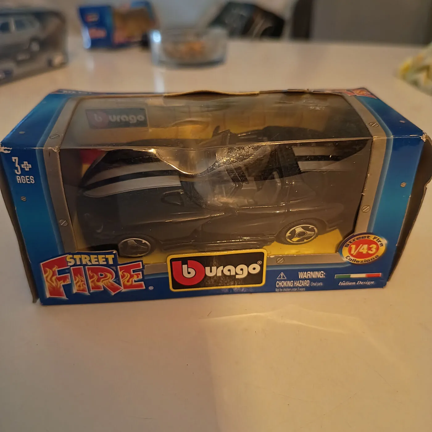 Bburago Street Fire 1:43 skaleret bilmodell i kasse