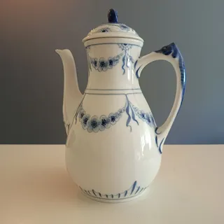 Porcelæns kaffekande med låg, Bing & Grøndahl, blåmalet dekor – billede 2