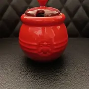 Le Creuset rød keramisk lille skål med låg