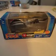 Bburago Street Fire 1:43 skaleret bilmodell i kasse