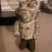 Keramisk vintage figur med sjove træk