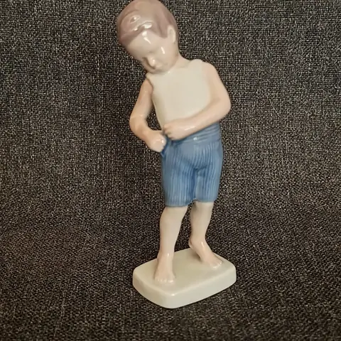 Bing & Grøndahl porcelænsfigur, model 1759, ung dreng