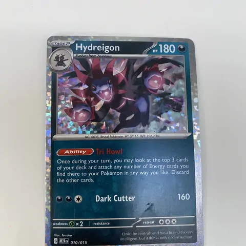 Pokémon Hydreigon holografisk samlekort i god stand – billede 1
